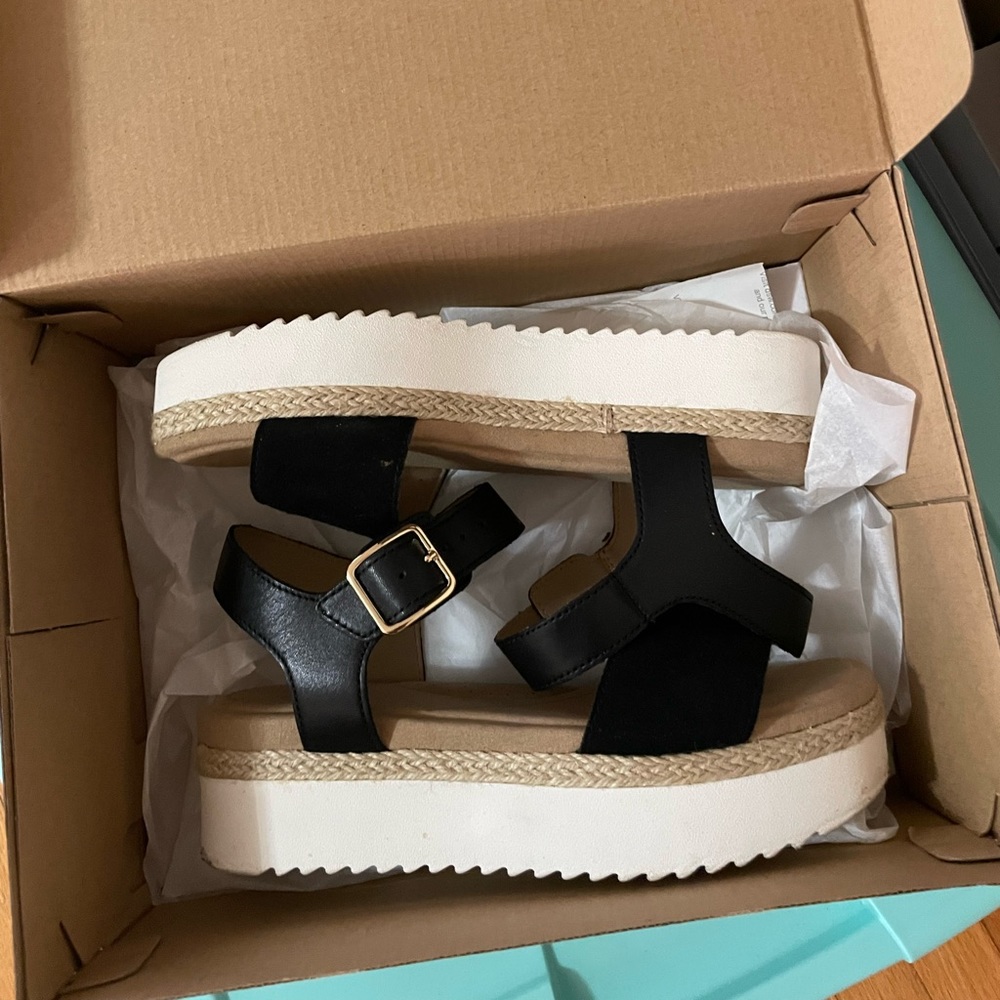 Women’s suede and leather wedge sandals…Collection by Clark’s!